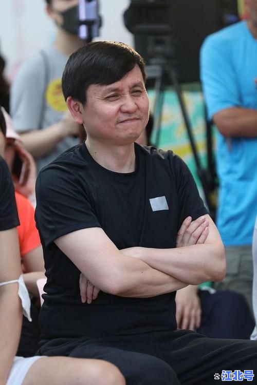 上海张文宏简介：华山医院感染科主任张文宏教授抗疫经历与医学成就全解析