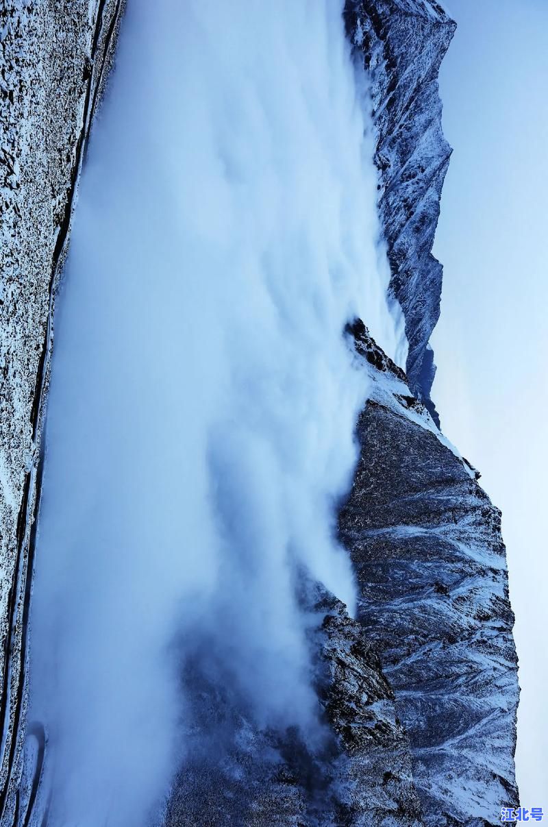 天山乌鲁木齐河源1号冰川位于我国天山段 探秘中国新疆天山山脉冰芯监测站与气候变化前沿